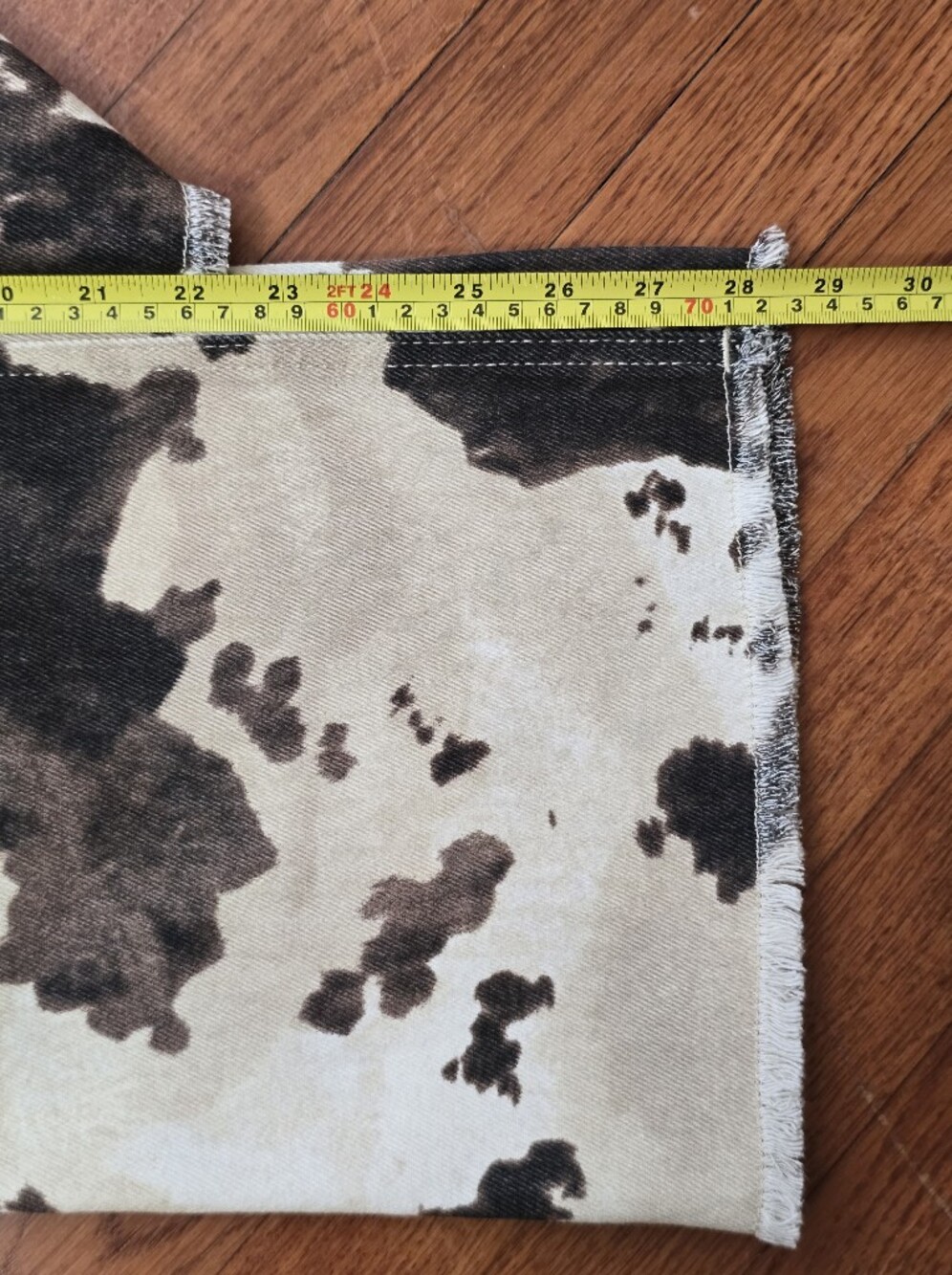 PrettyLittleThing Petite Cow Print Wide Leg Jeans Raw Hem Brown Tan Sz.00 - Picture 13 of 14